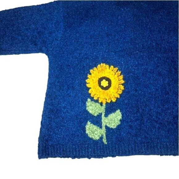Belle Pointe Vintage Blue Cardigan Sweater with 3D Sunflower Embellishments - Picture 5 of 14